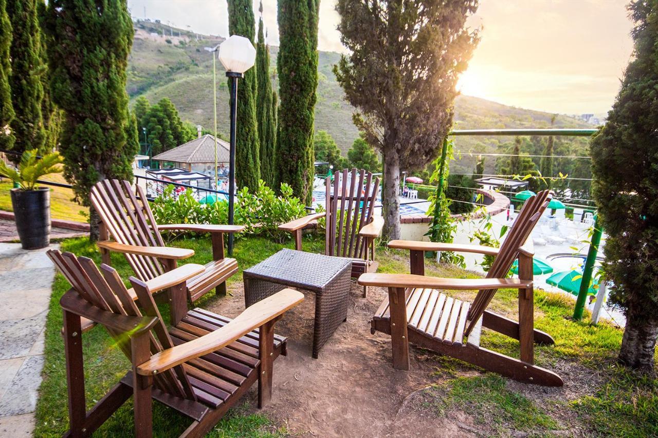 Hotel Golden Park All Inclusive Pocos De Caldas By Nacional Inn Εξωτερικό φωτογραφία Adirondack chairs at the Sun Valley Lodge