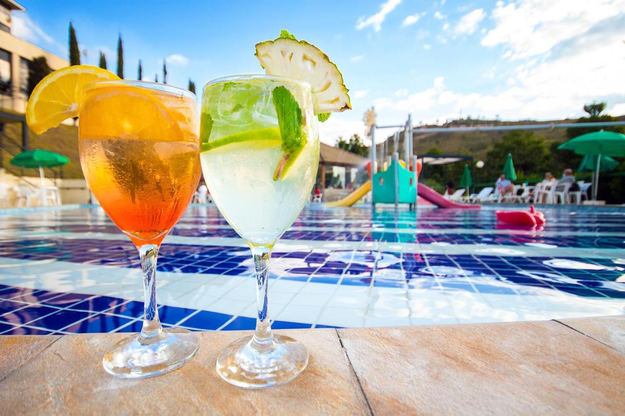 Hotel Golden Park All Inclusive Pocos De Caldas By Nacional Inn Εξωτερικό φωτογραφία Two Aperol Spritz cocktails
