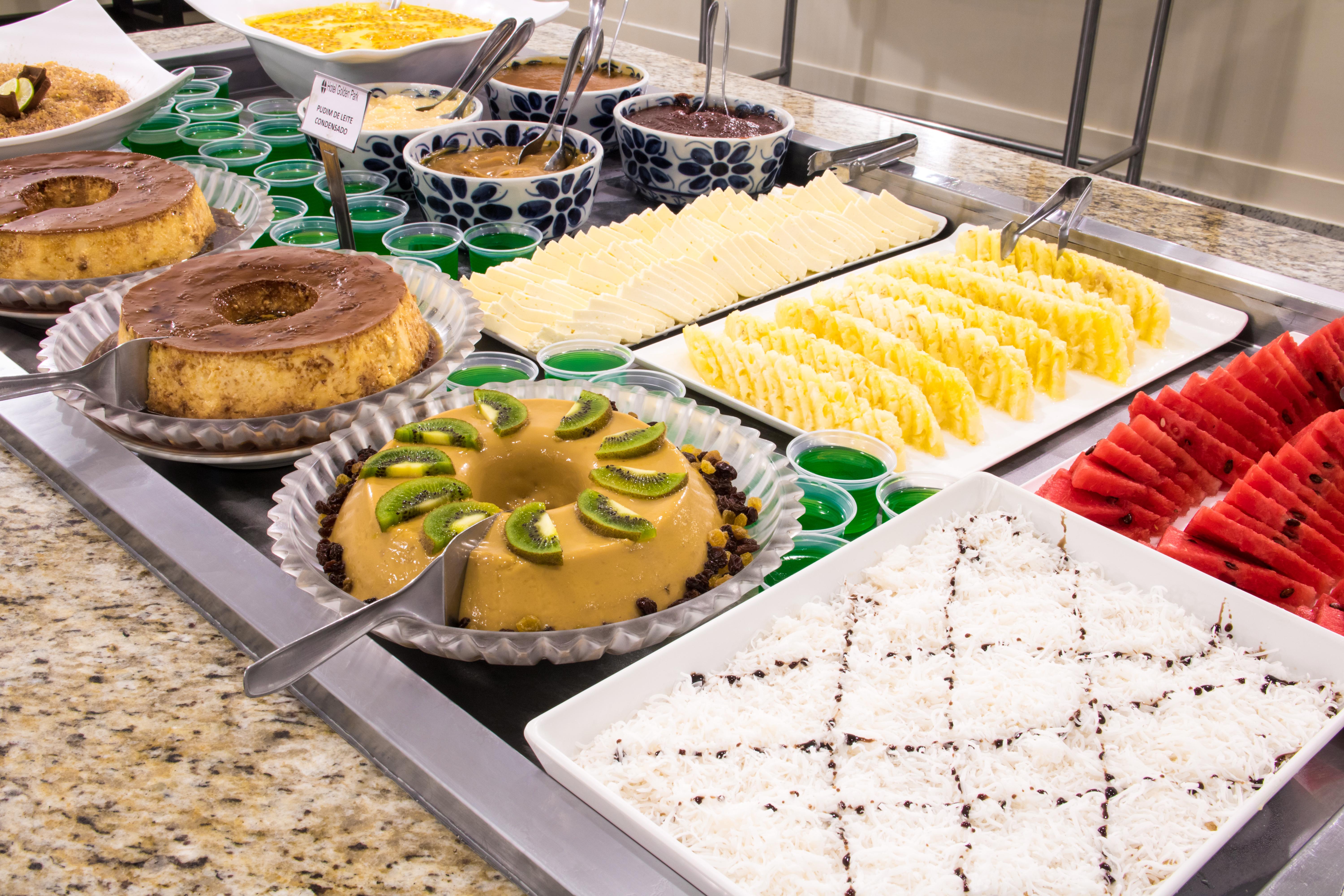Hotel Golden Park All Inclusive Pocos De Caldas By Nacional Inn Εξωτερικό φωτογραφία A dessert buffet