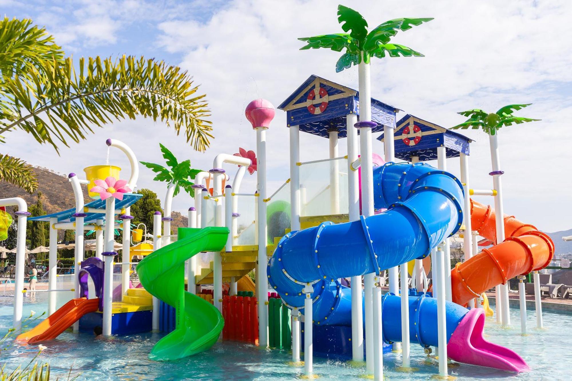 Hotel Golden Park All Inclusive Pocos De Caldas By Nacional Inn Εξωτερικό φωτογραφία Splash Island