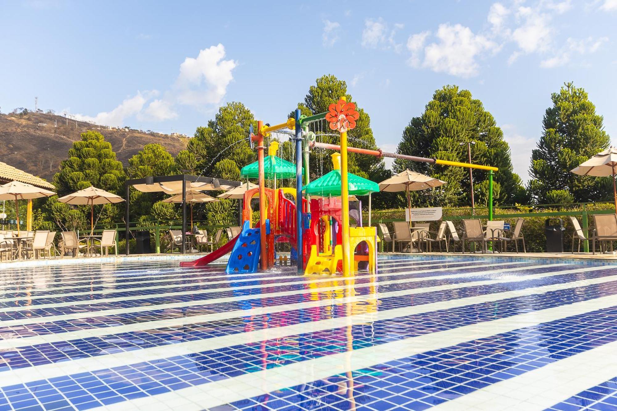 Hotel Golden Park All Inclusive Pocos De Caldas By Nacional Inn Εξωτερικό φωτογραφία The swimming pool at the resort