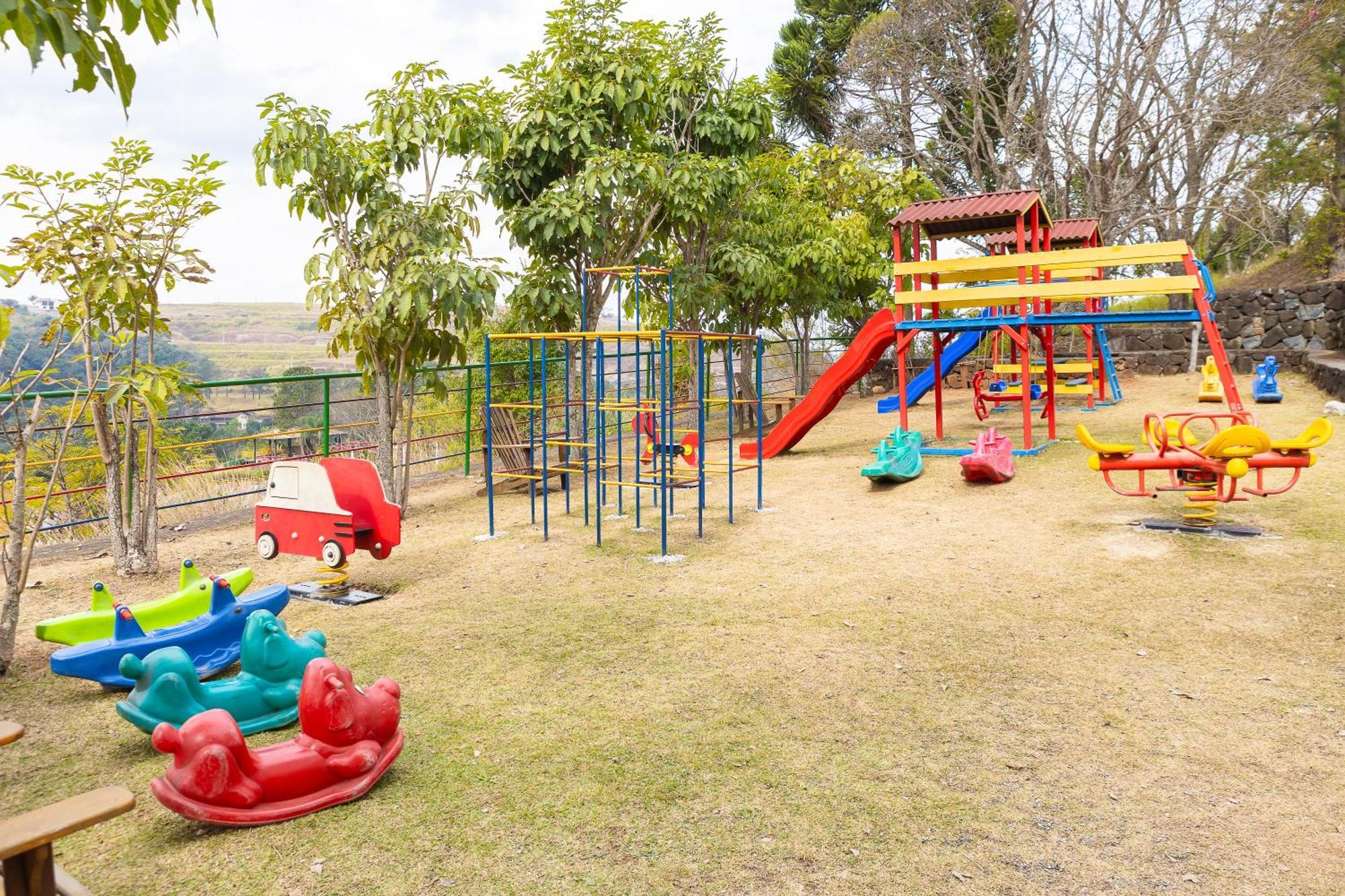 Hotel Golden Park All Inclusive Pocos De Caldas By Nacional Inn Εξωτερικό φωτογραφία Playground in the park